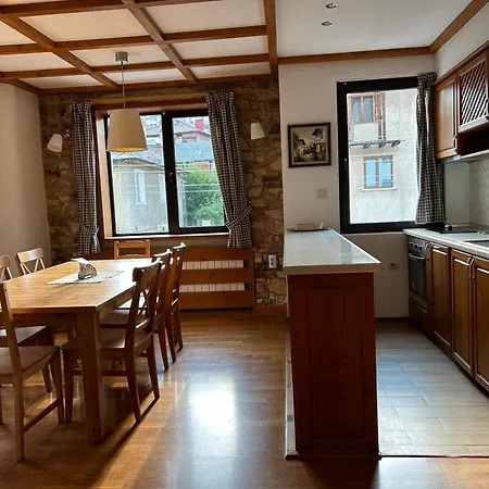 Honey - Spacious 2-bedroom In Chepelare
